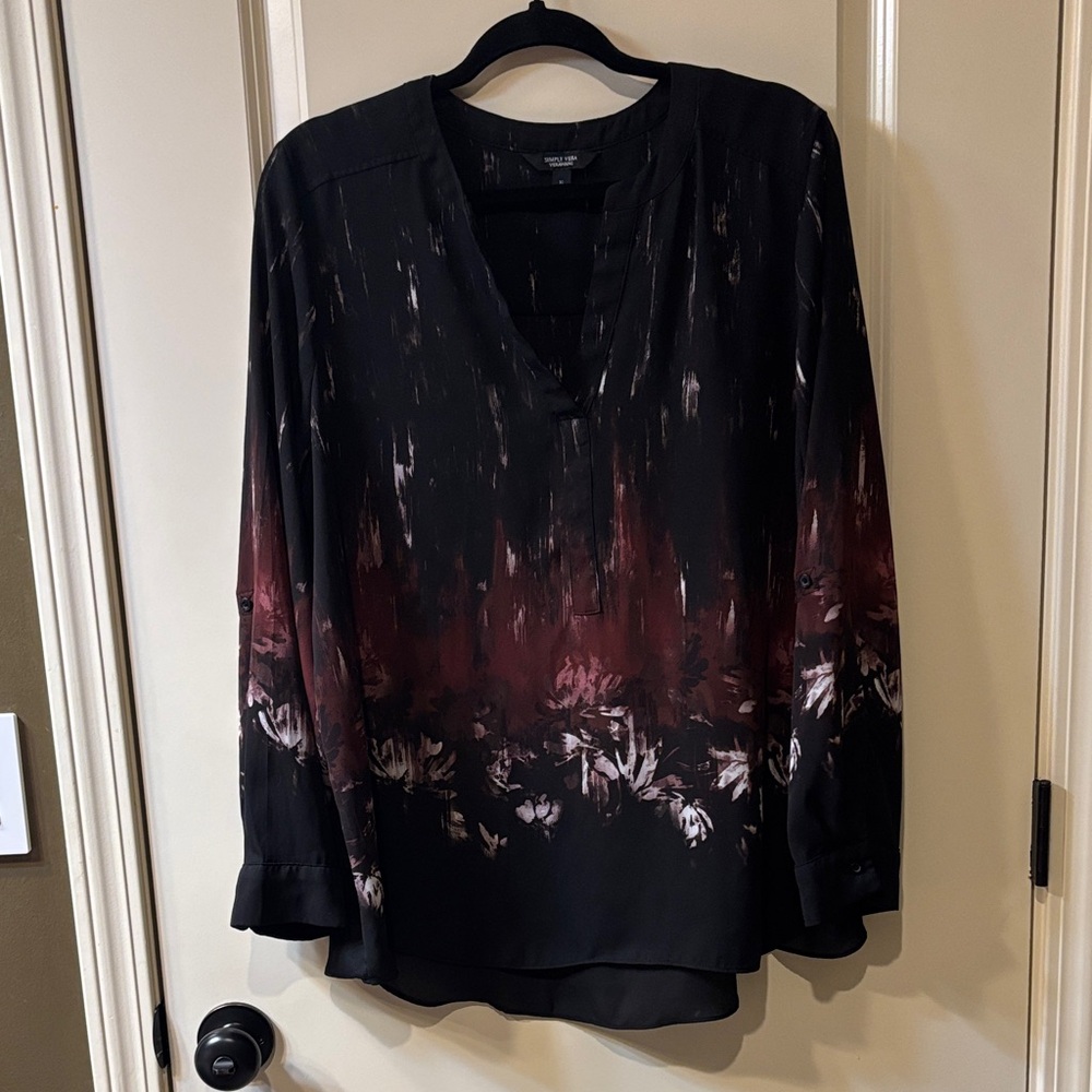 WINTER CLEARANCE Black/burgundy Women's Blouse Simply Vera.  Like new.